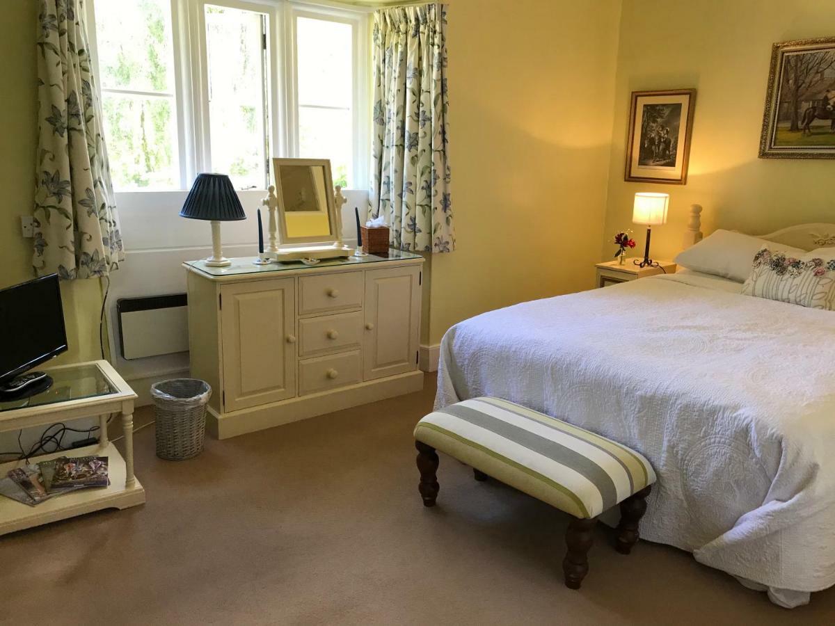 The Manor Farm Alderton Villa Чипенъм Екстериор снимка
